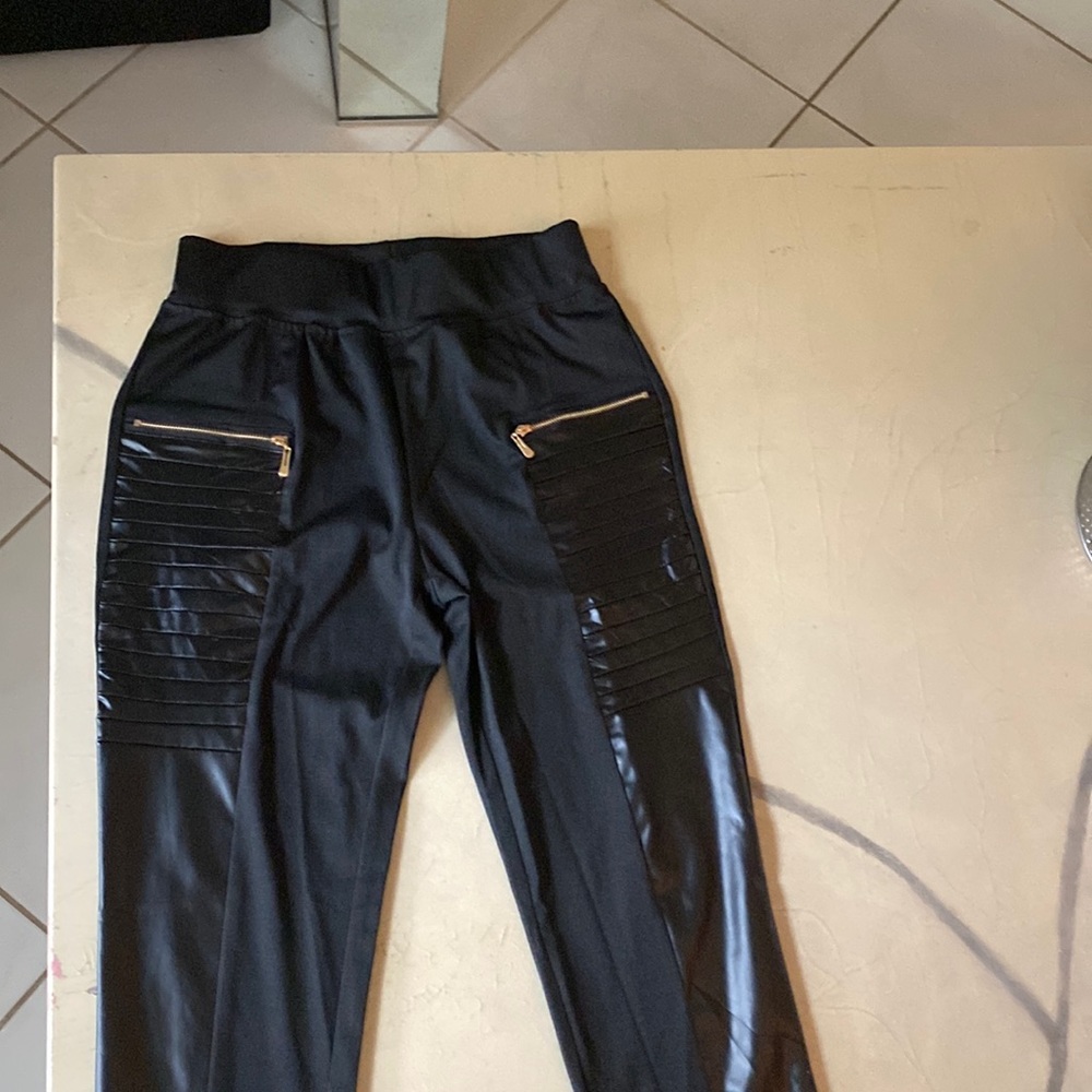 NWOT Women Faux Leather Skinny Pants Contrast Zipper Design High Waist.